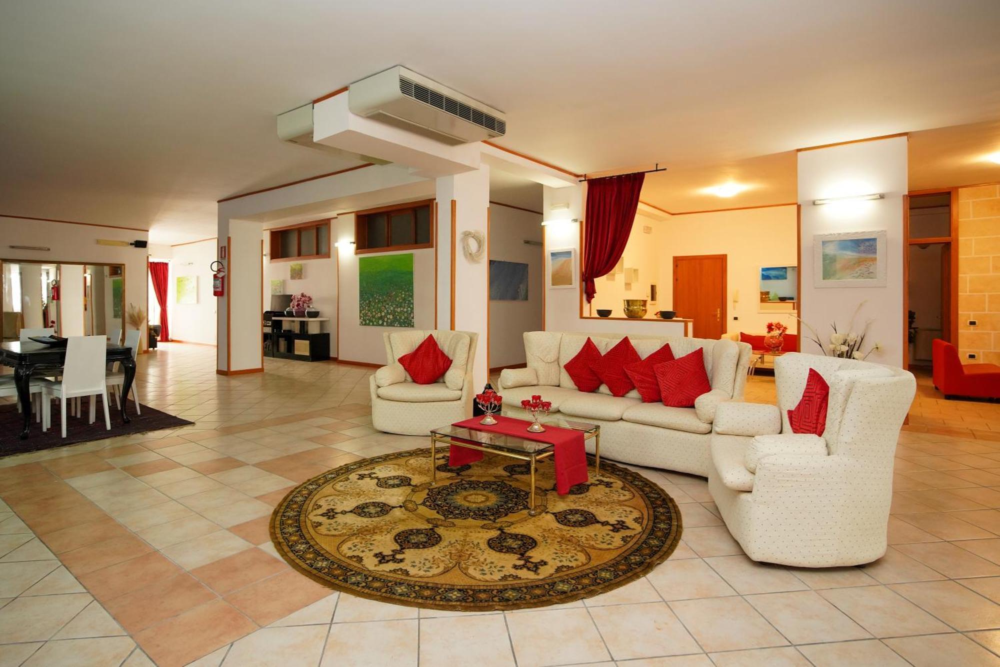 Residence Lupiae Lecce Esterno foto